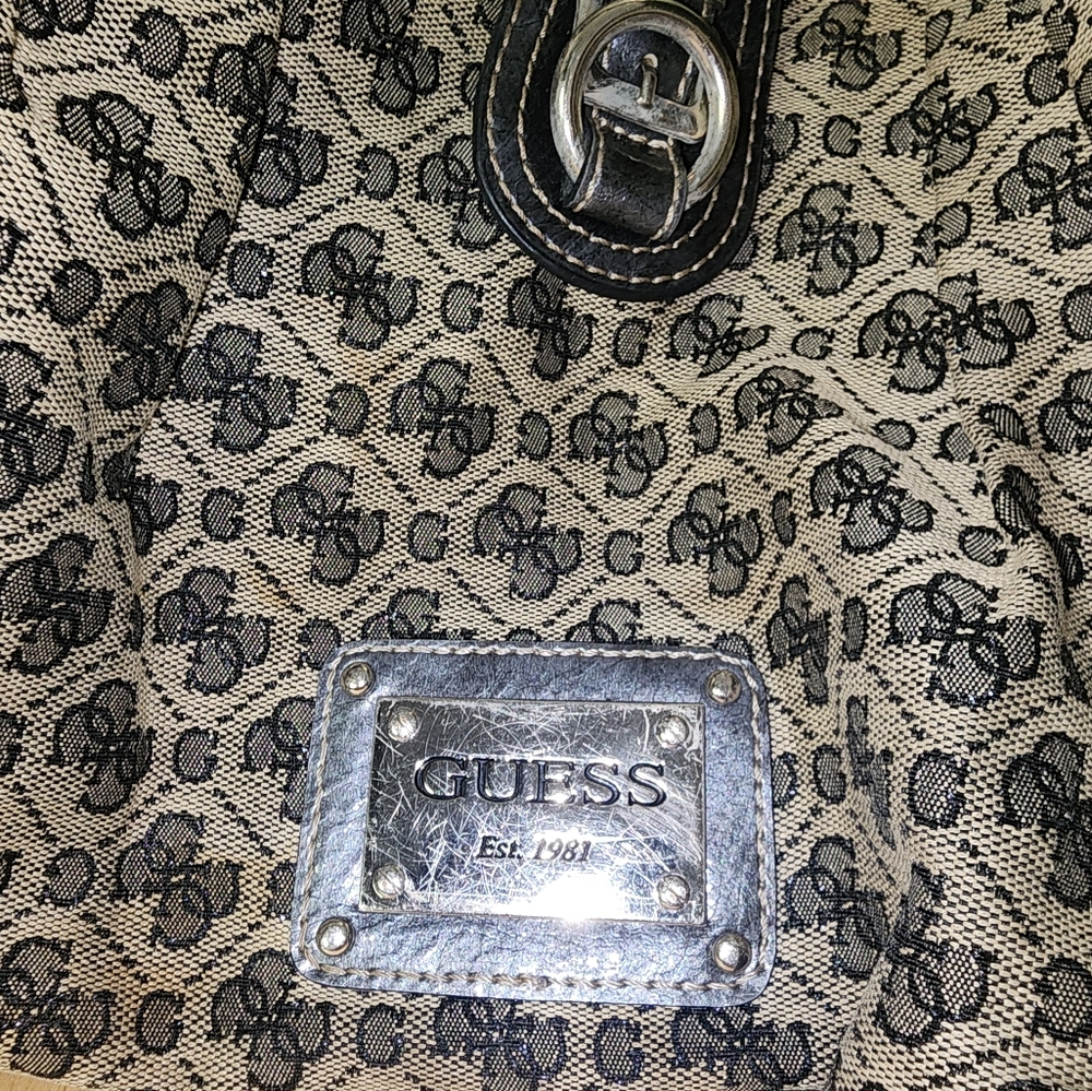 Women's Guess Shoulder Bag - Picture 3 of 16